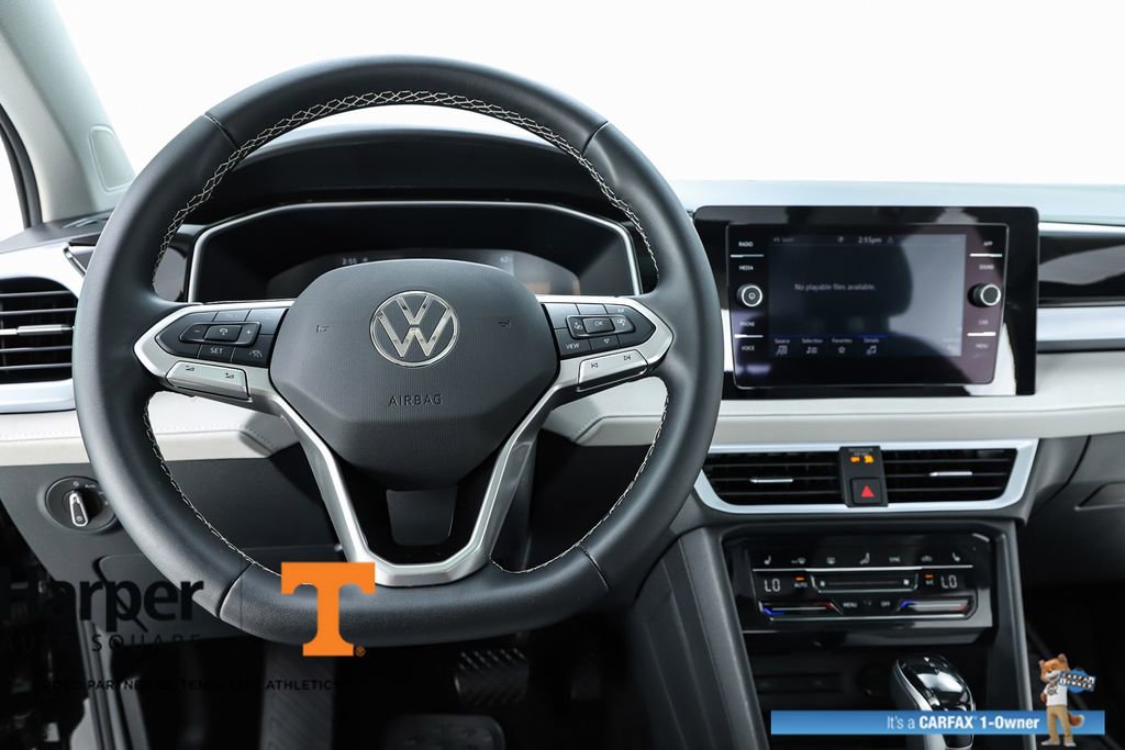 Used 2025 Volkswagen Taos SE w/ Panoramic Sunroof Package AWD/4WD image 58