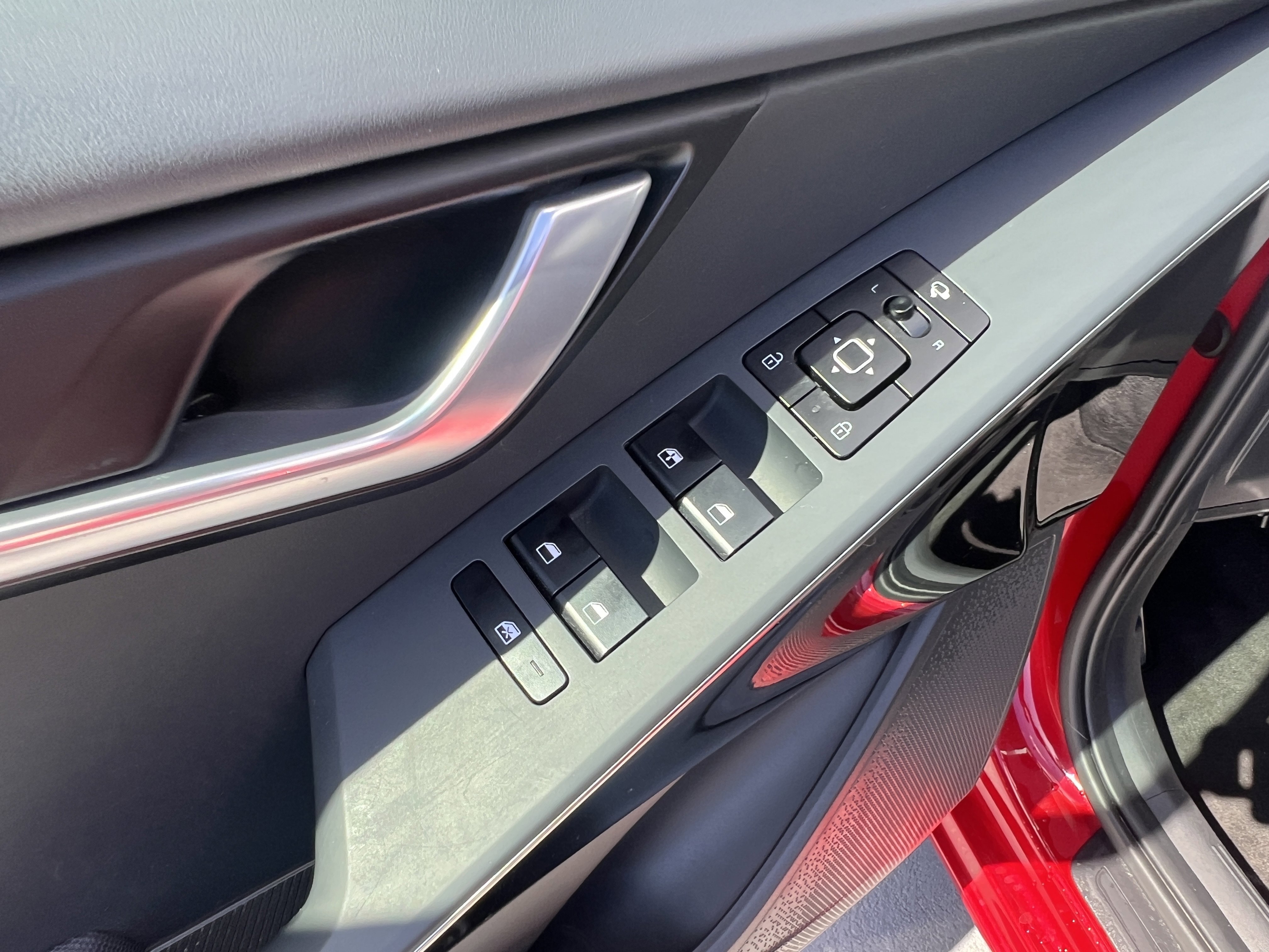 Certified 2023 Kia Niro EX Touring image 25