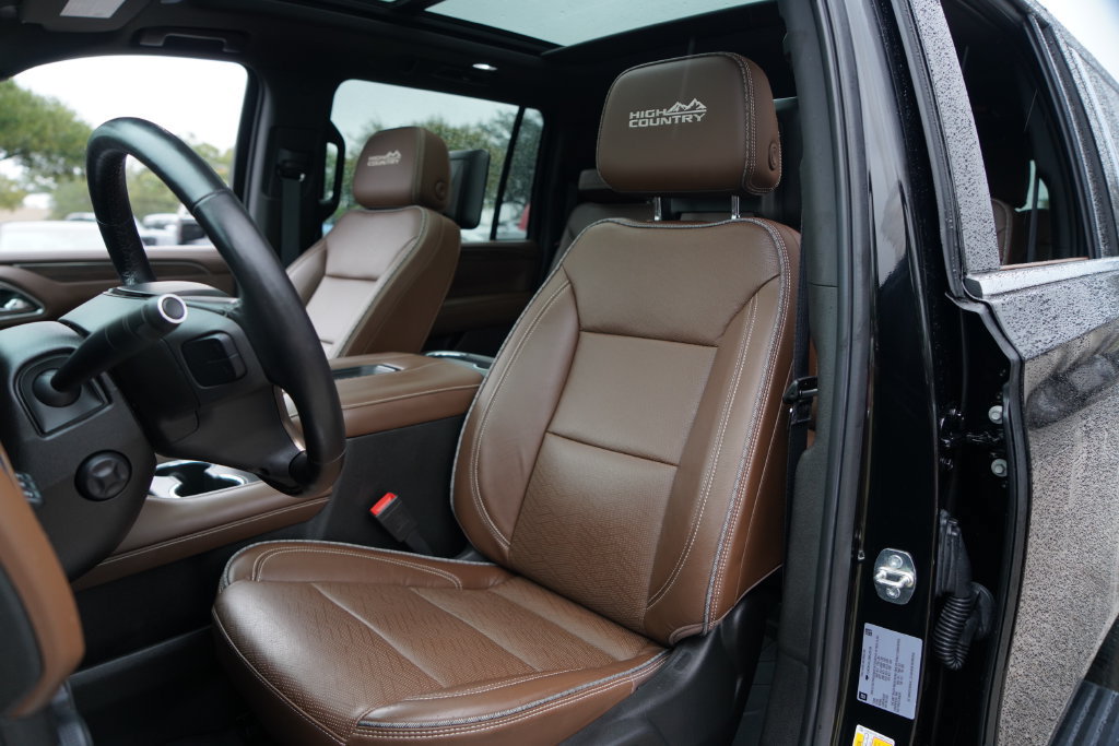 Used 2021 Chevrolet Suburban High Country w/ Premium Package AWD/4WD image 9