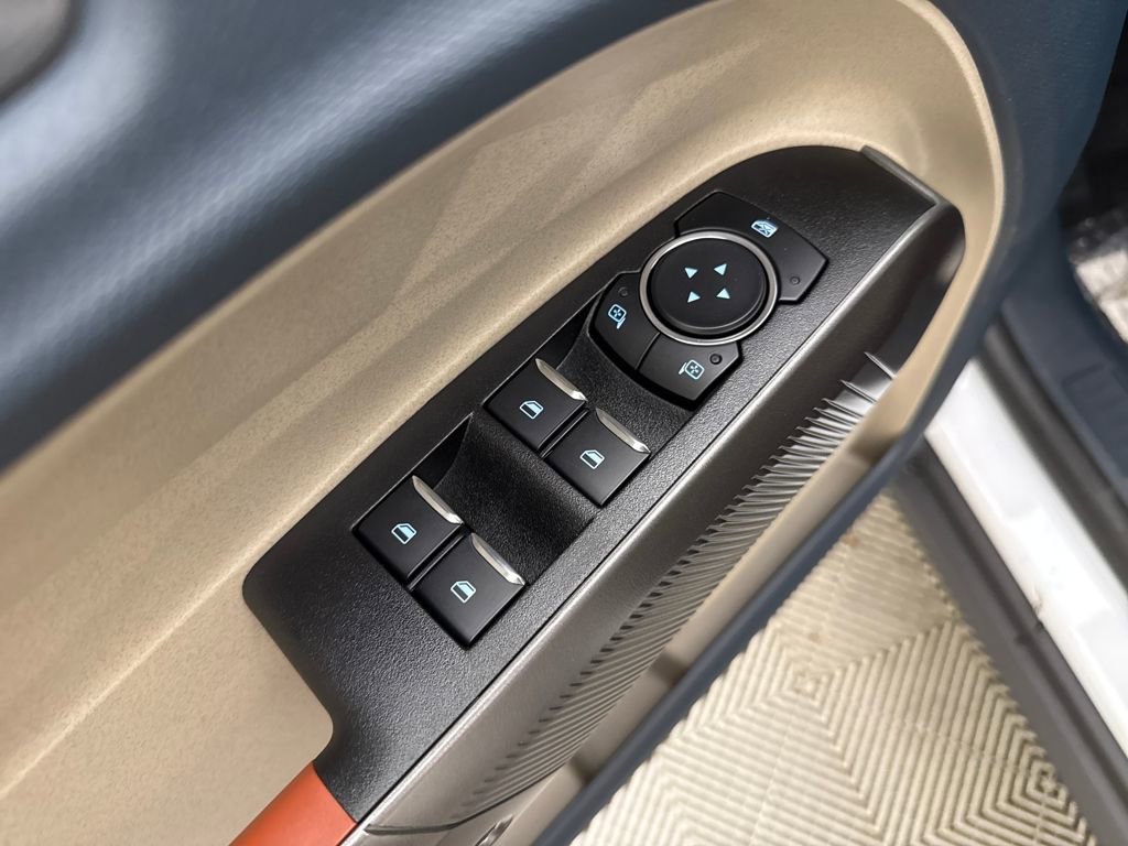 New 2025 Ford Maverick Lariat w/ 4K Tow Package image 13