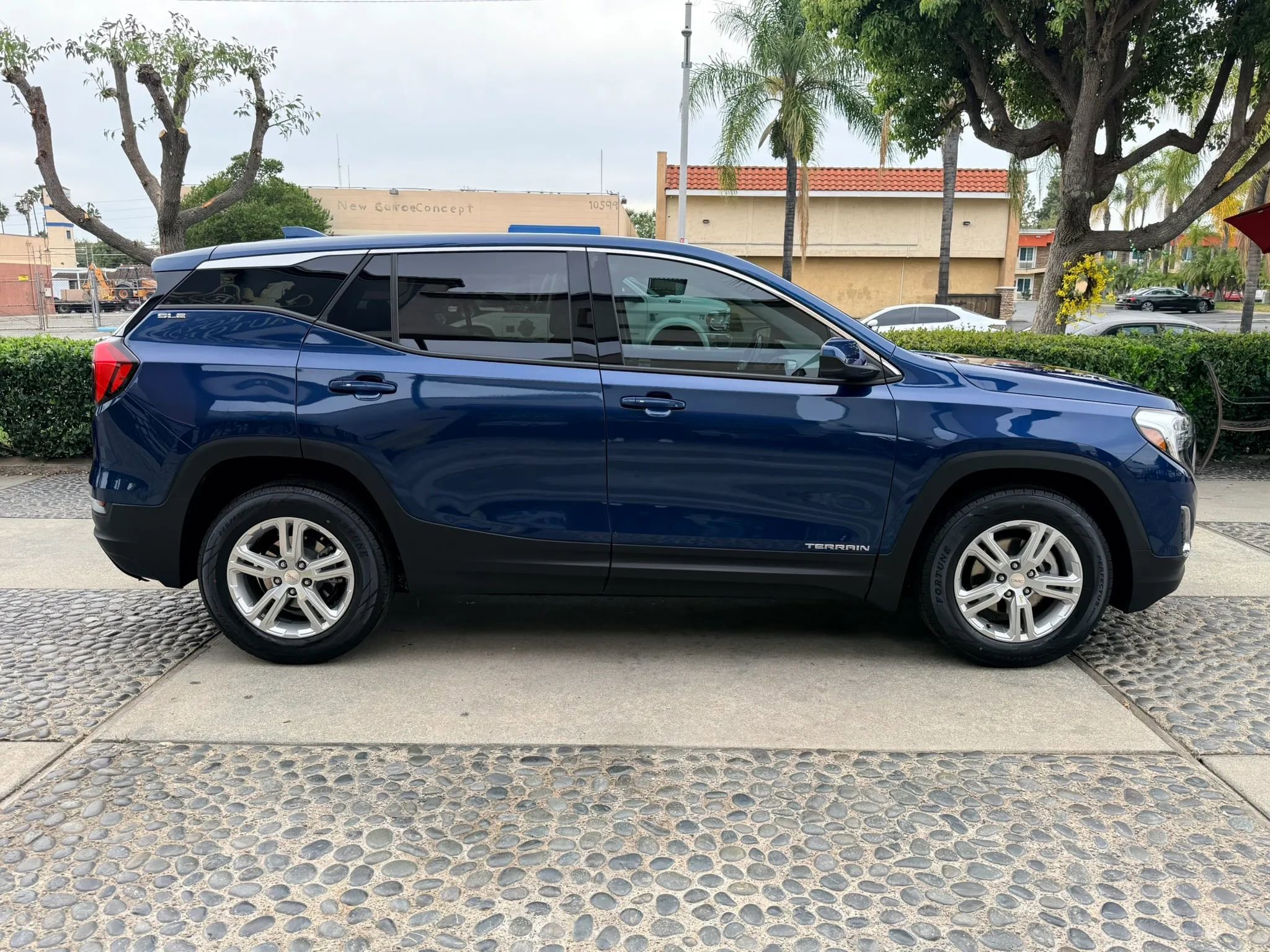 Used 2019 GMC Terrain SLE image 4