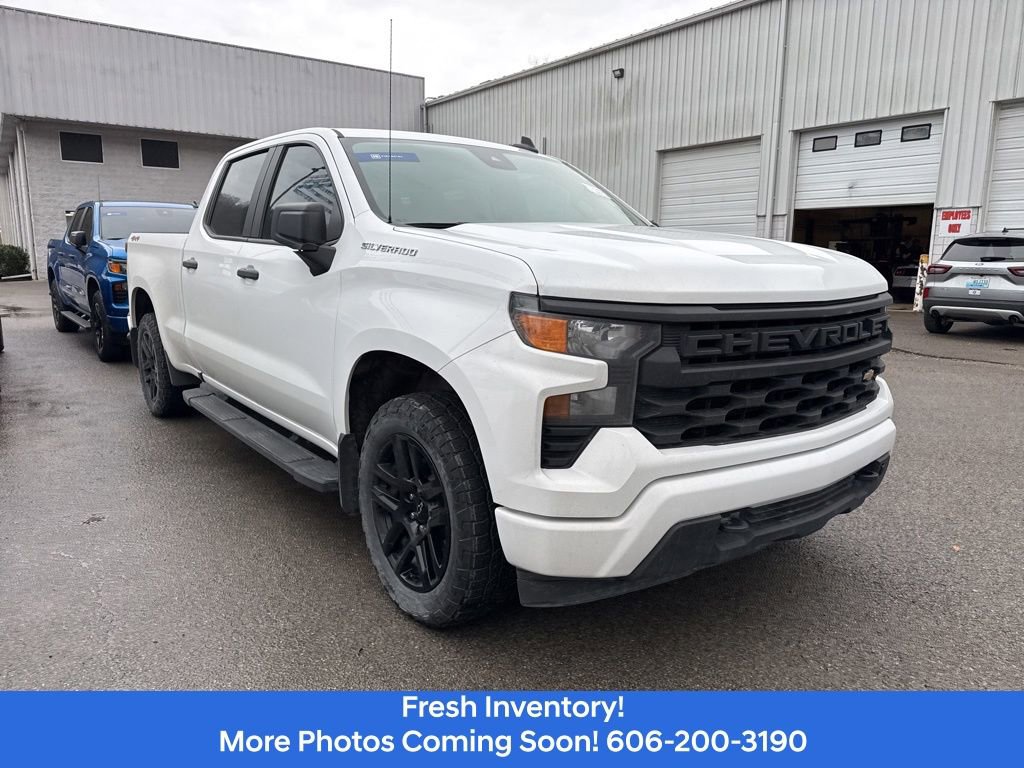 Used 2023 Chevrolet Silverado 1500 Custom image 3