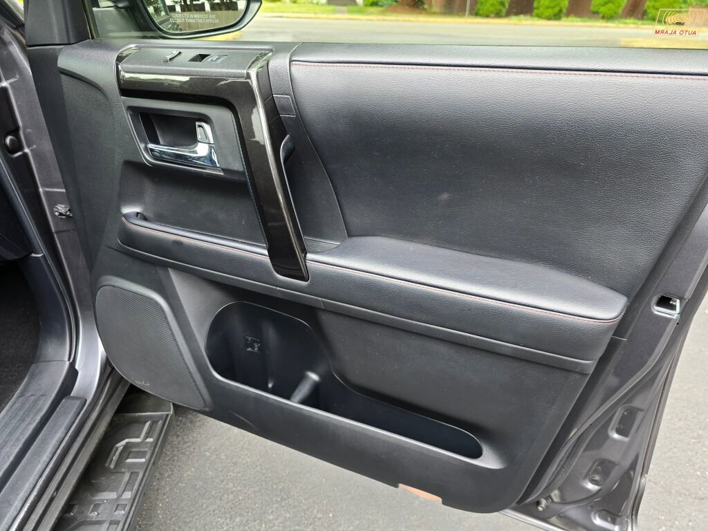 Used 2020 Toyota 4Runner SR5 image 10