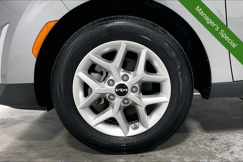 Used 2025 Kia Soul LX FWD image 10