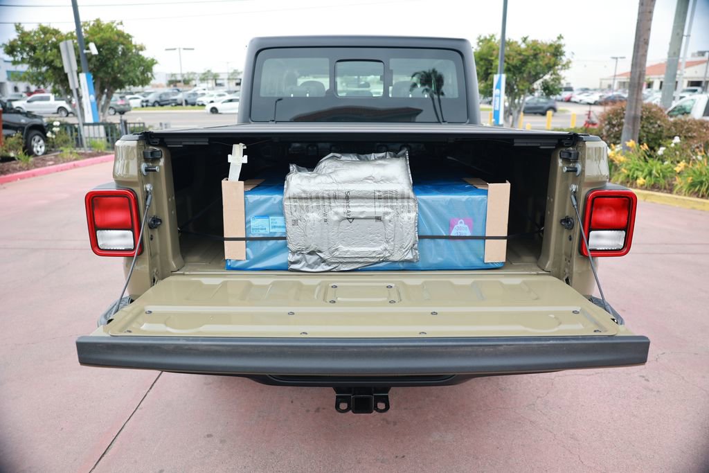New 2026 Jeep Gladiator Sport image 32