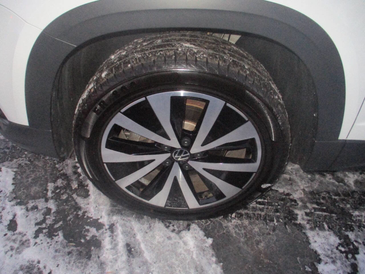 Used 2023 Volkswagen Taos SE image 27