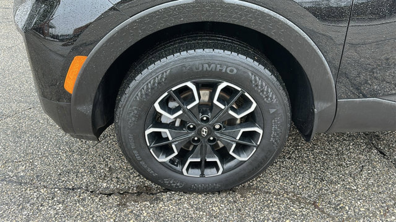 Used 2022 Hyundai Santa Cruz SEL image 9