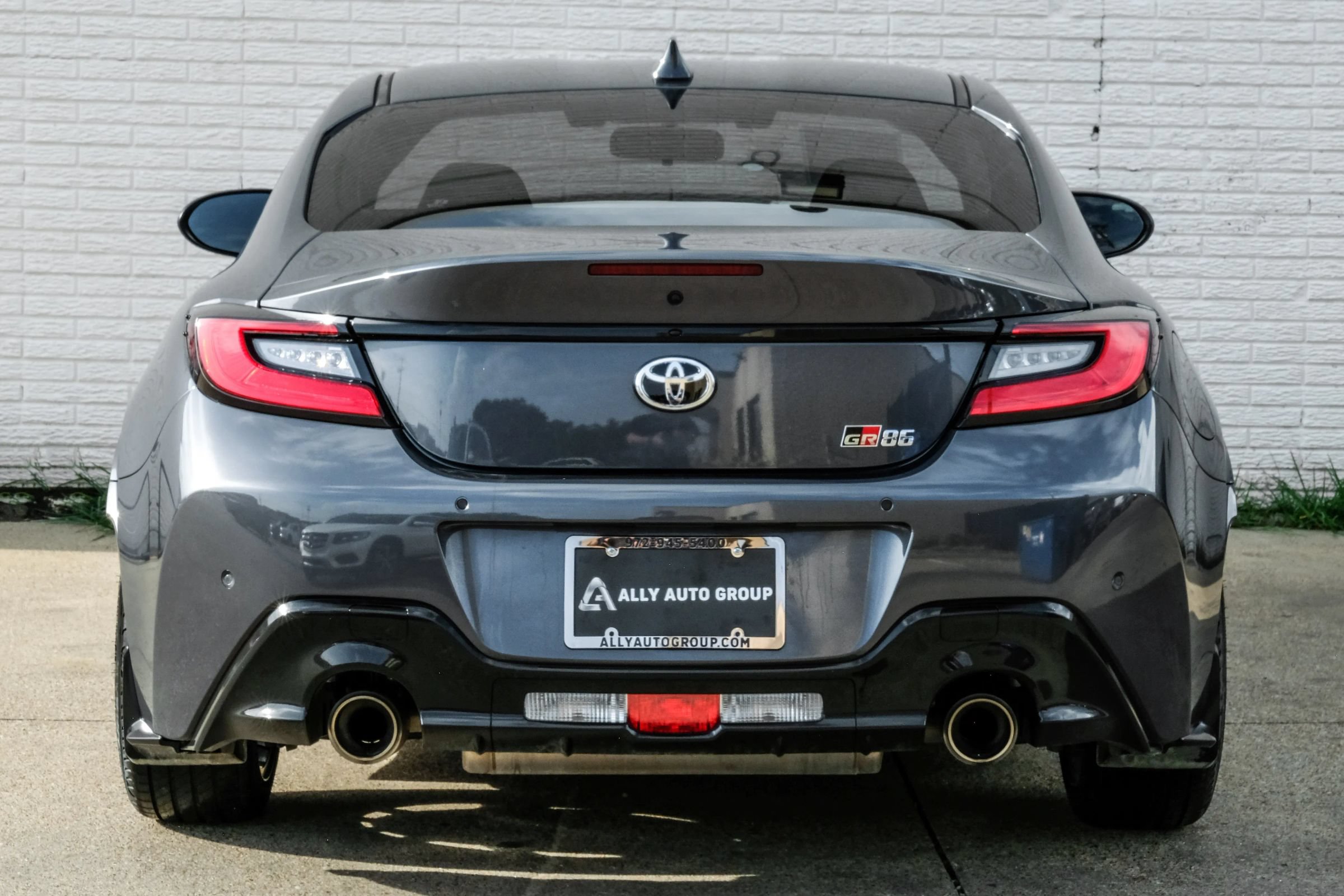 Used 2024 Toyota GR86 RWD image 8