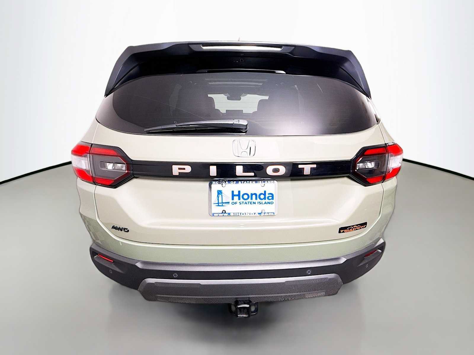 Certified 2026 Honda Pilot TrailSport image 6