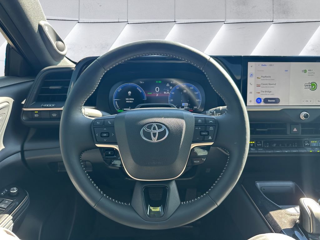 Used 2025 Toyota Crown Limited w/ Advanced Technology Package image 9
