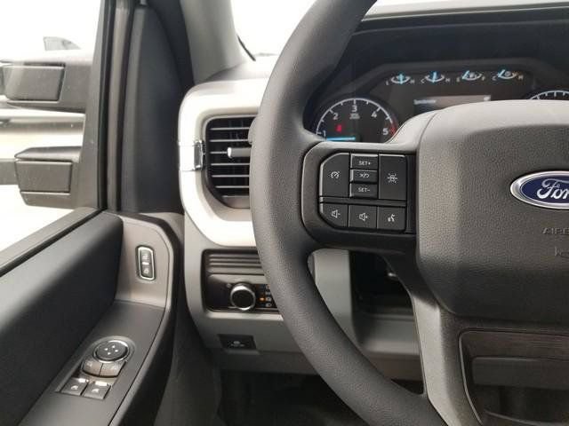New 2026 Ford F550 4x4 Regular Cab Super Duty image 28