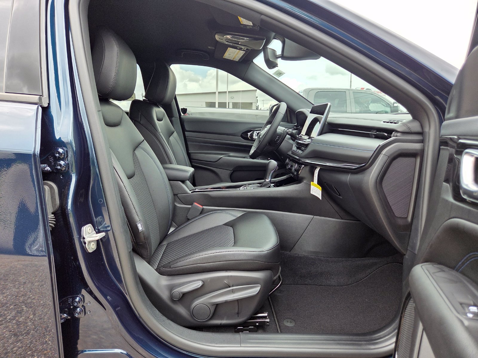 New 2026 Jeep Compass Latitude AWD/4WD image 19