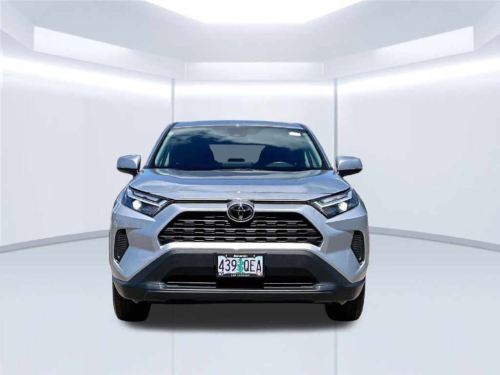Used 2024 Toyota RAV4 LE AWD/4WD image 5