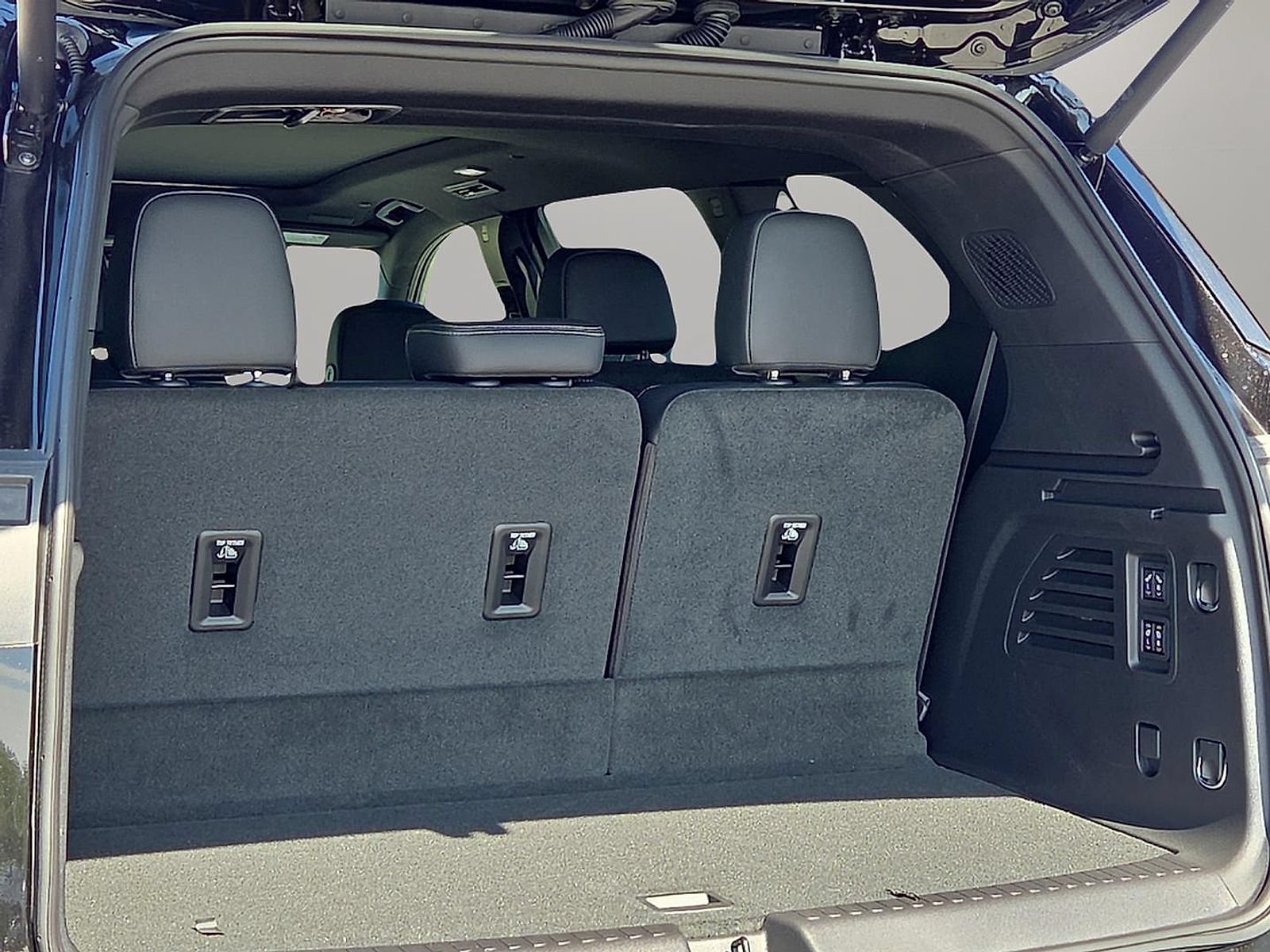 New 2026 Buick Enclave Sport Touring w/ Power Package FWD image 9