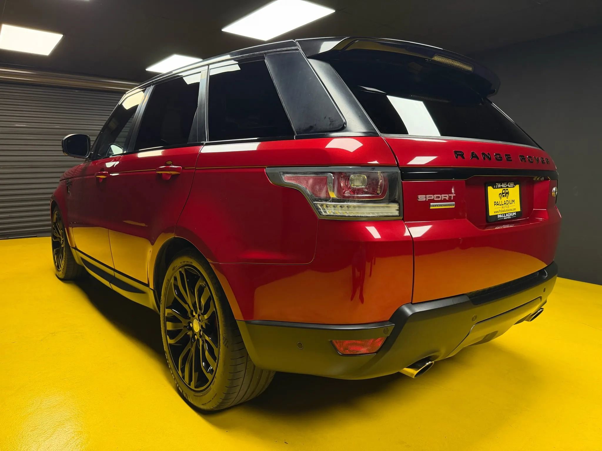 Used 2016 Land Rover Range Rover Sport Supercharged AWD/4WD image 4