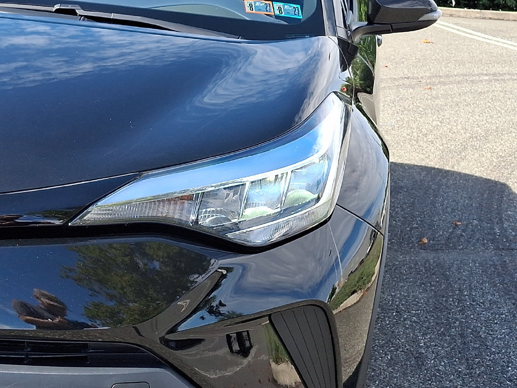 Used 2021 Toyota C-HR XLE FWD image 11