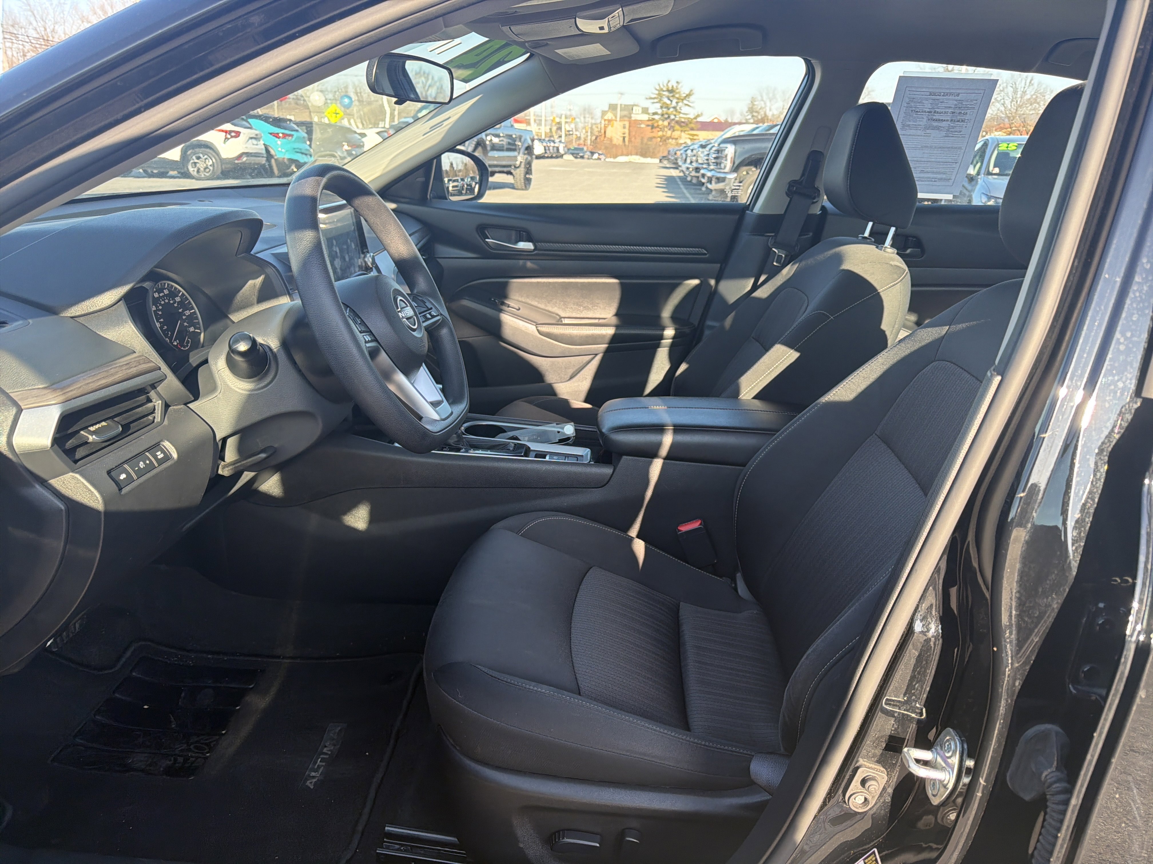 Used 2024 Nissan Altima 2.5 SV AWD/4WD image 12