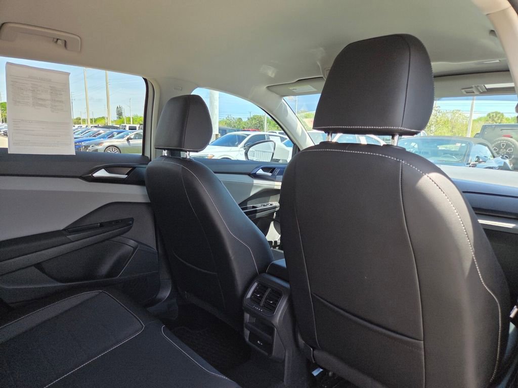 Used 2023 Volkswagen Taos SE image 12