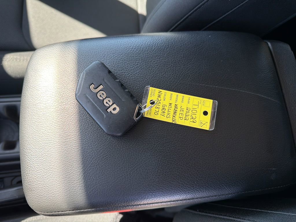 Used 2022 Jeep Wrangler Unlimited Sport AWD/4WD image 28