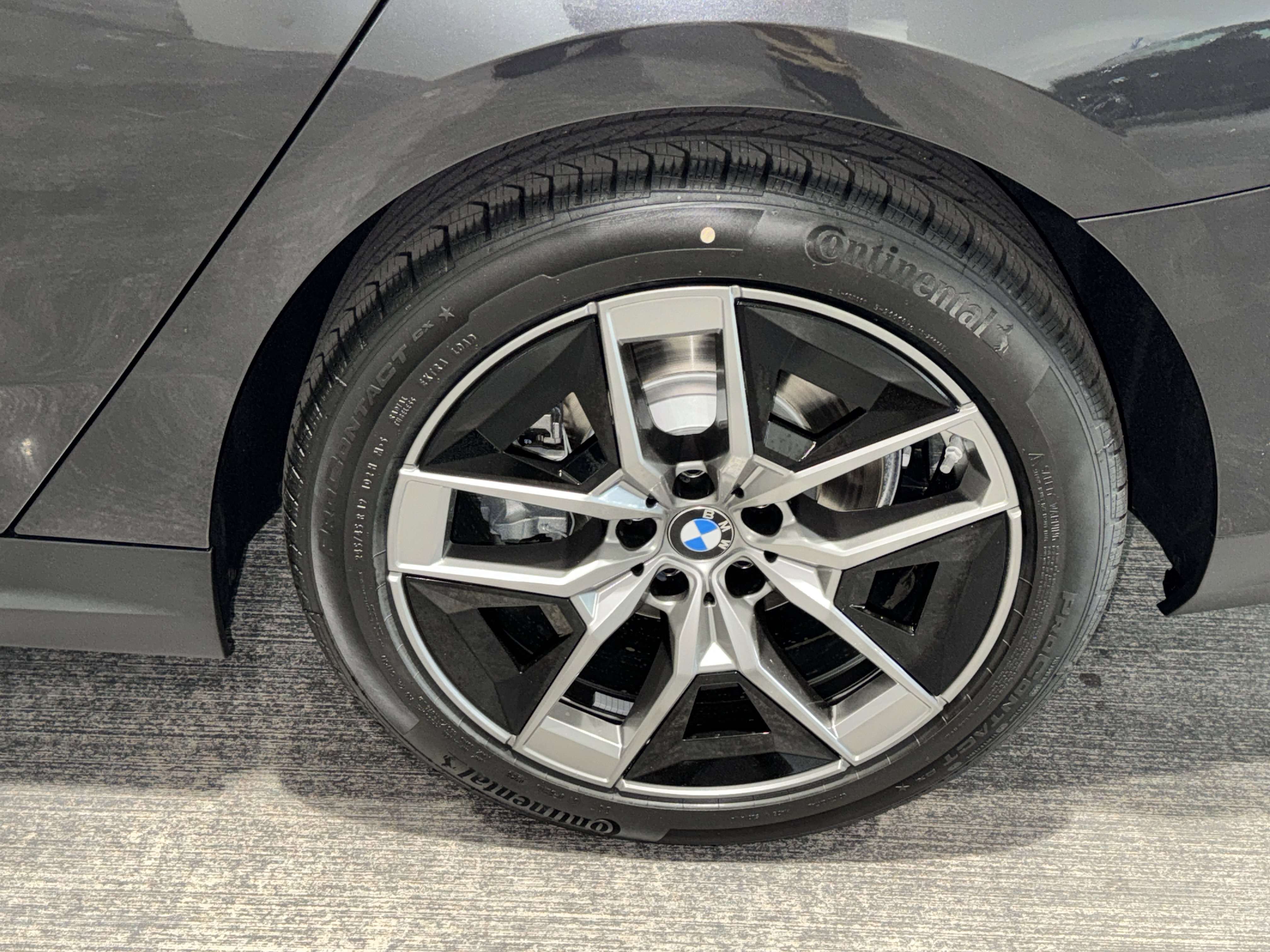 New 2026 BMW 530i w/ Premium Package image 25