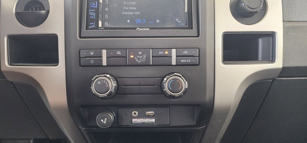 Used 2011 Ford F150 XLT w/ XLT Chrome Pkg image 26