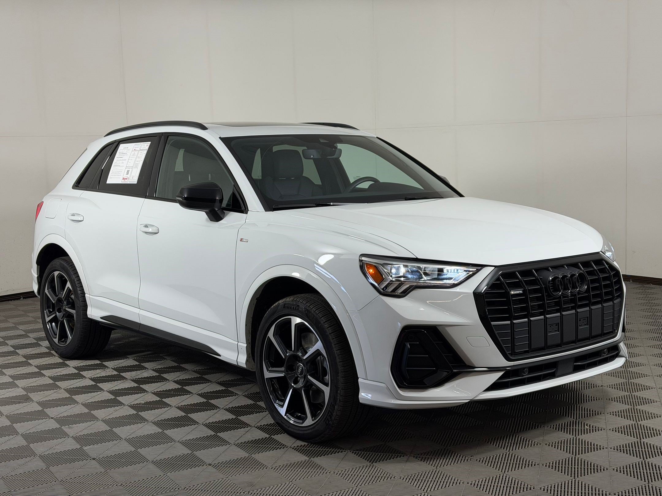 Certified 2025 Audi Q3 2.0T Premium Plus w/ Premium Plus Package AWD/4WD image 7
