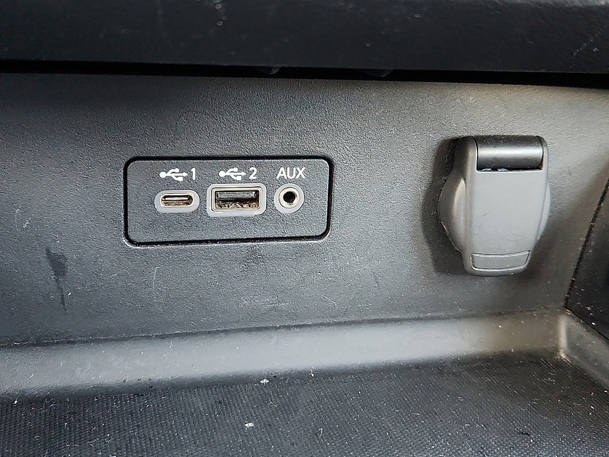 Used 2024 Nissan Altima 2.5 SV image 9