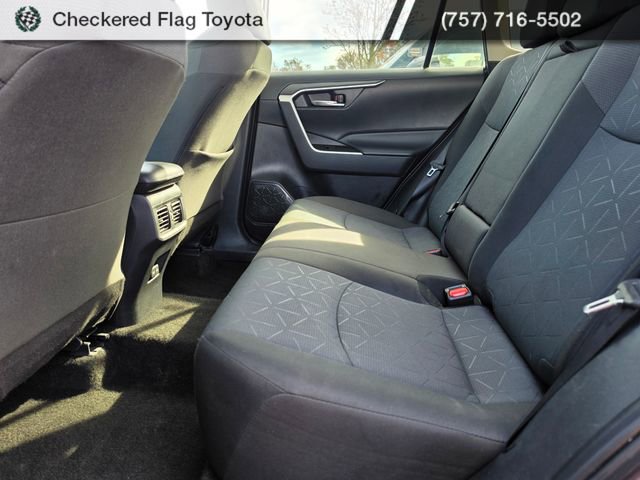 Used 2024 Toyota RAV4 XLE FWD image 21