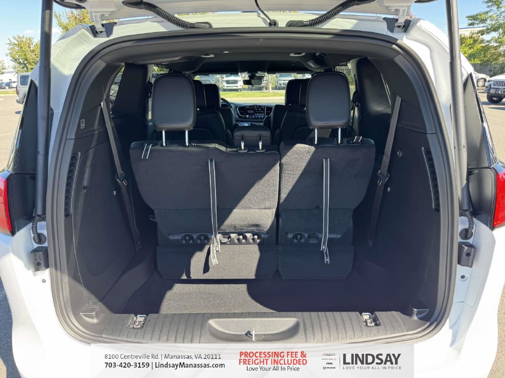 New 2027 Chrysler Pacifica LX FWD image 15