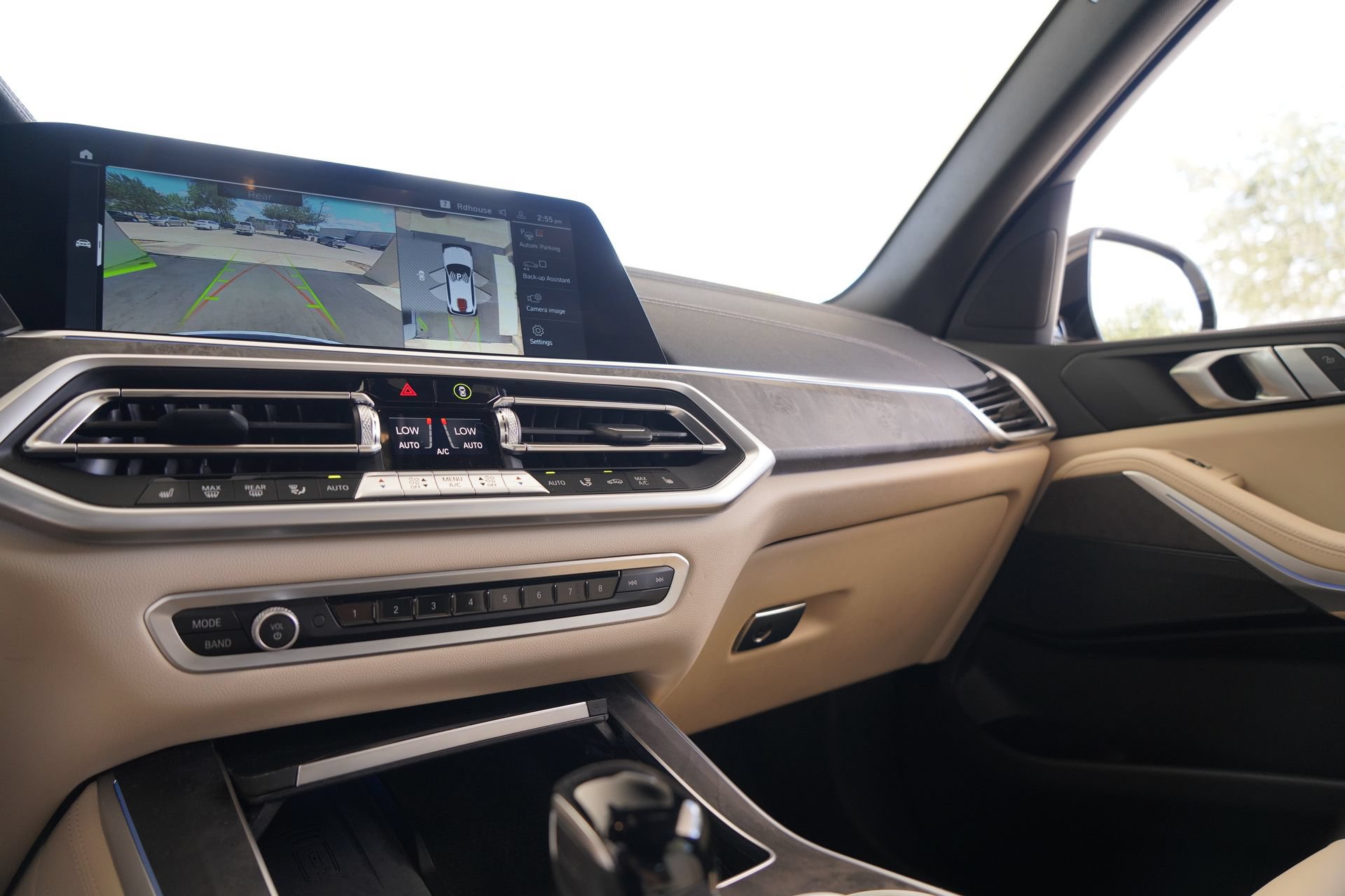 Used 2022 BMW X5 xDrive45e w/ Premium Package AWD/4WD image 17