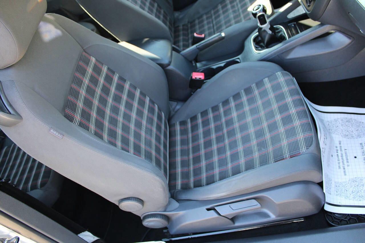 Used 2007 Volkswagen GTI 2-Door image 32