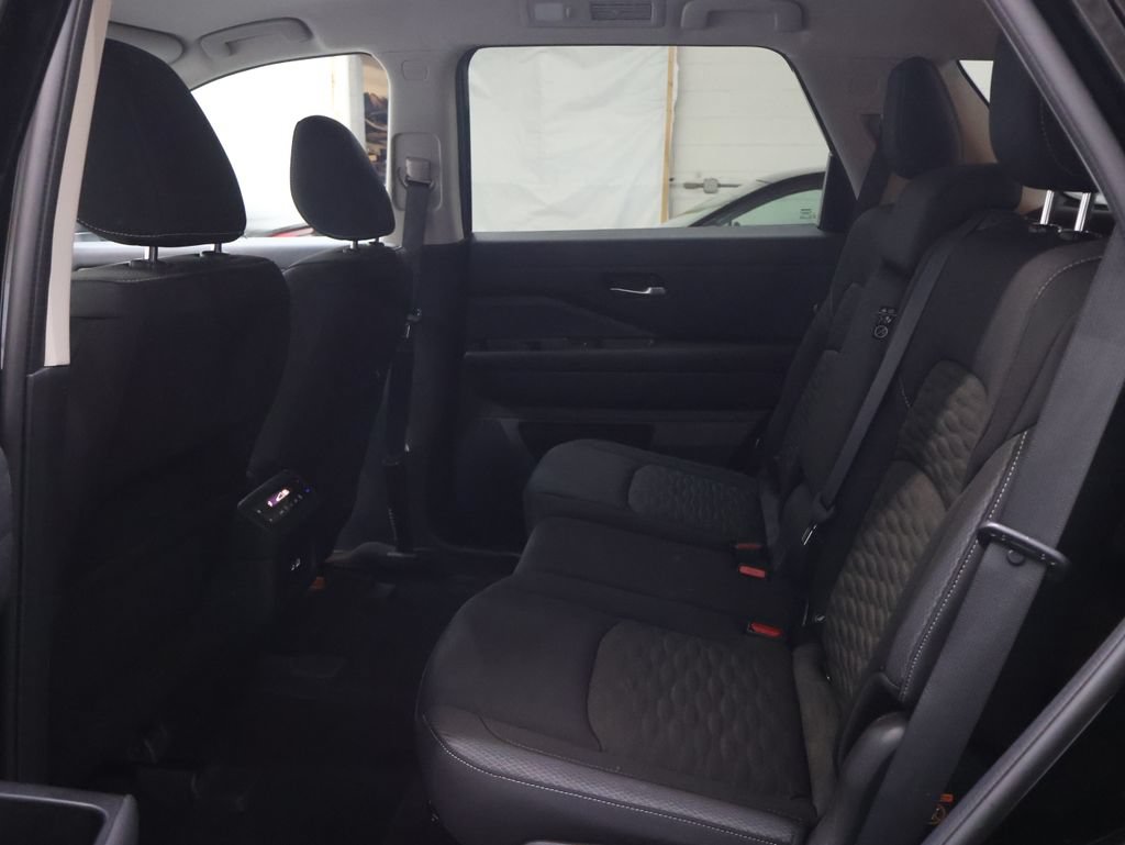 Used 2022 Nissan Pathfinder SV AWD/4WD image 15