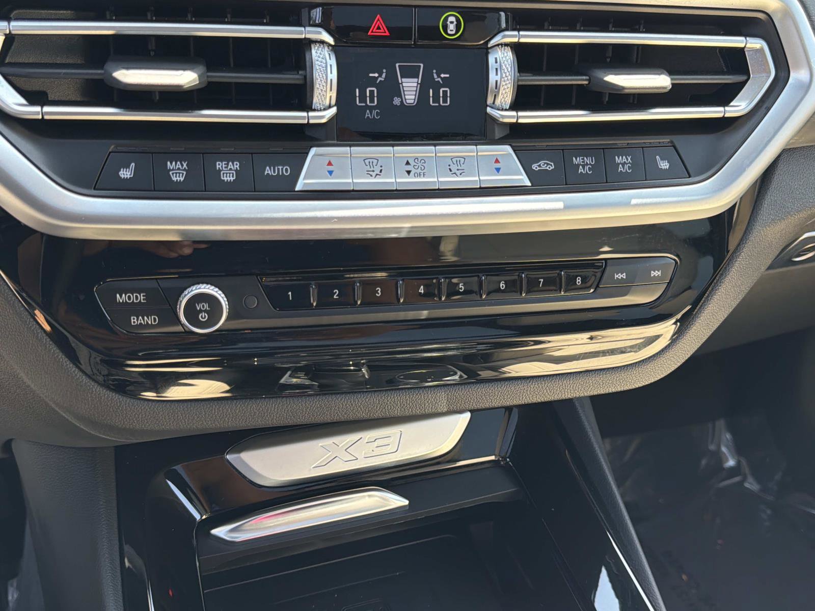 Used 2024 BMW X3 sDrive30i w/ Premium Package w/ZPA RWD image 19