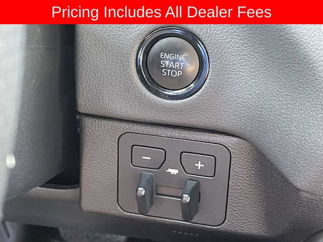 Used 2025 Toyota Tundra Limited AWD/4WD image 30