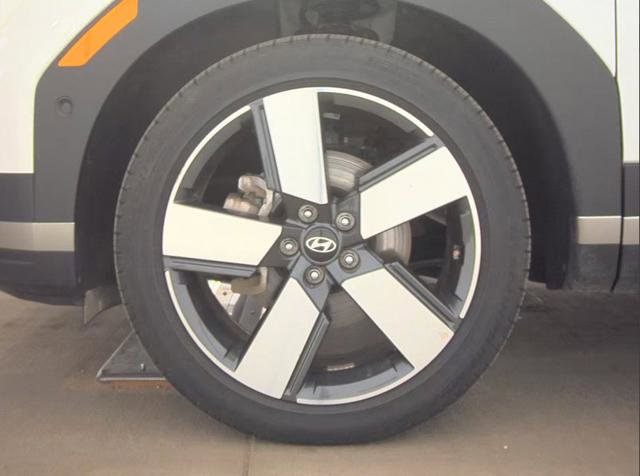 Used 2025 Hyundai Santa Fe Limited image 11