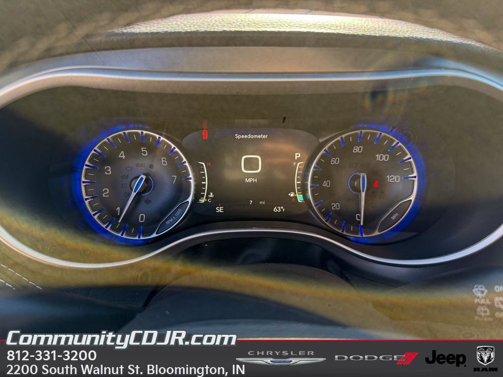 New 2026 Chrysler Pacifica Select AWD/4WD image 13