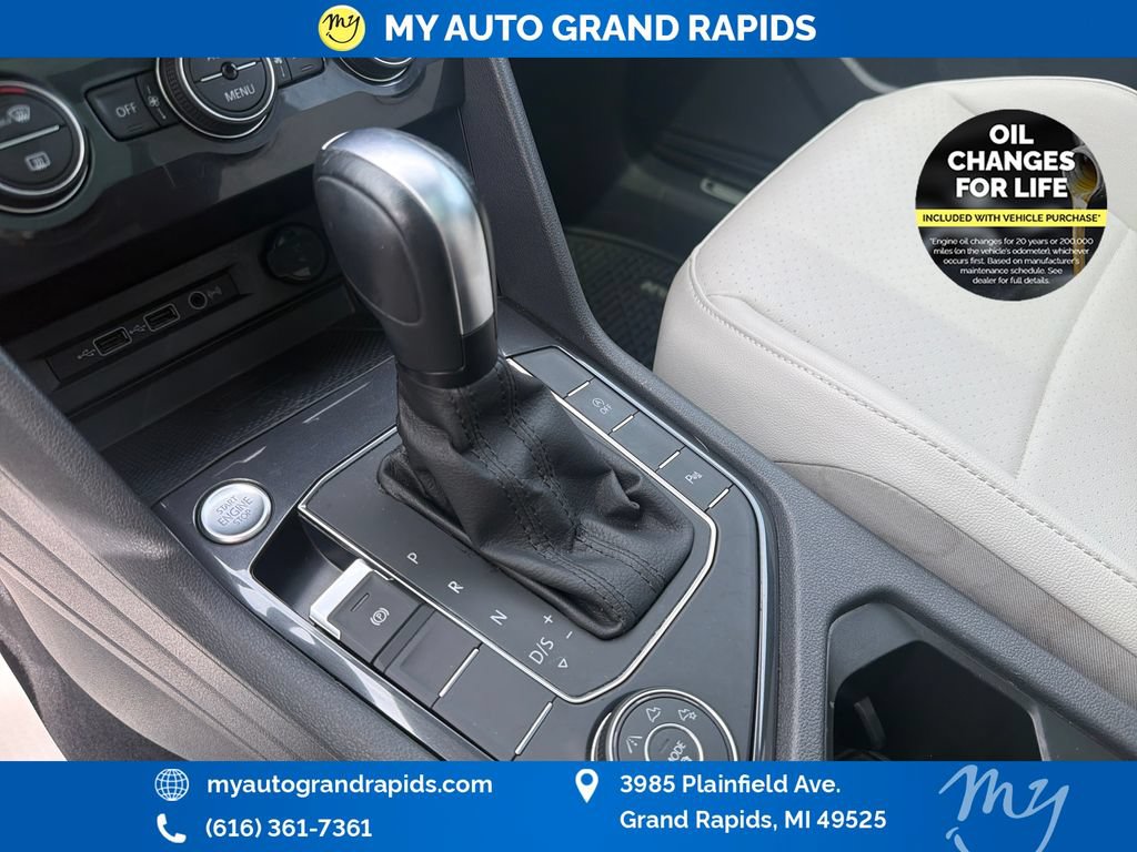 Used 2020 Volkswagen Tiguan SE R-Line w/ 3rd Row Seat Package AWD/4WD image 27