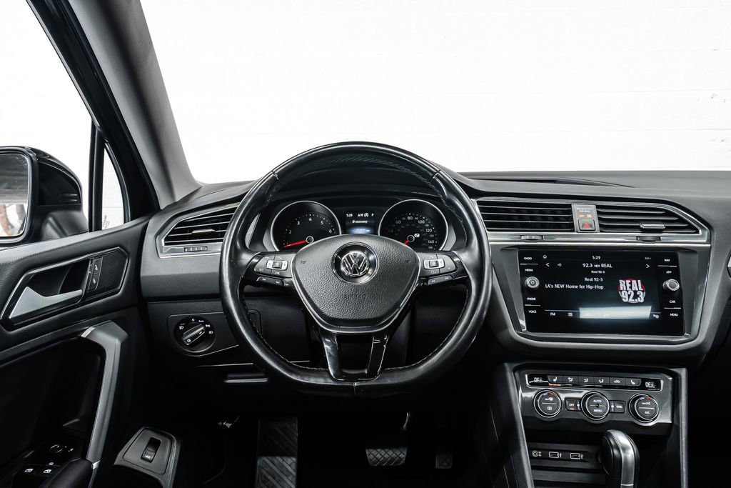 Used 2018 Volkswagen Tiguan SEL image 22