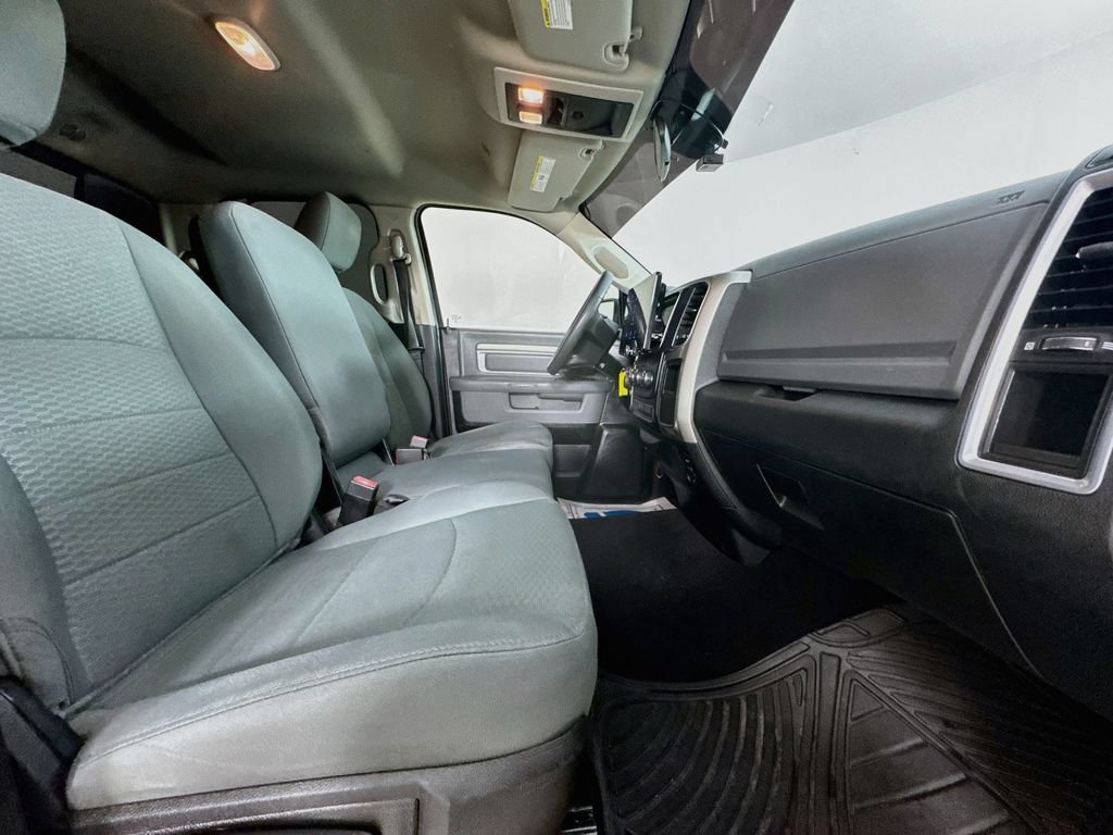 Used 2018 RAM 1500 Classic SLT RWD image 32