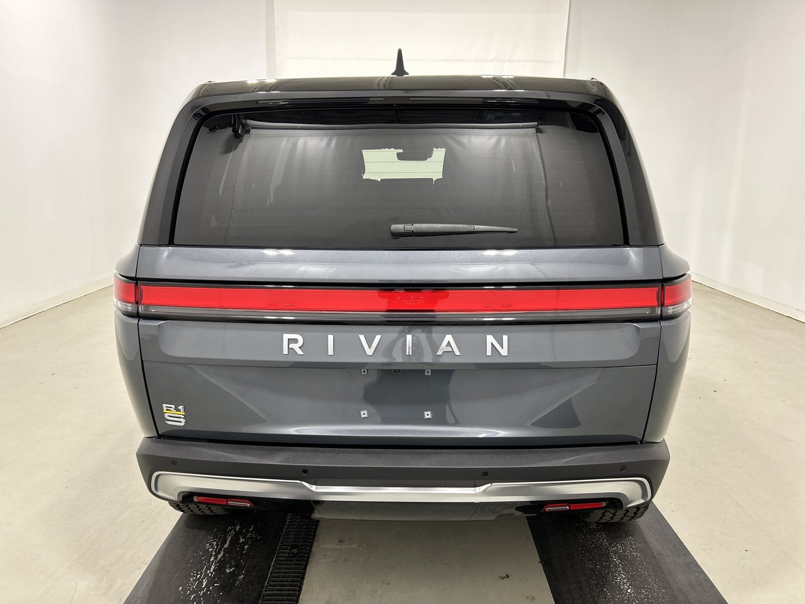 Used 2022 Rivian R1S Launch Edition AWD/4WD image 4