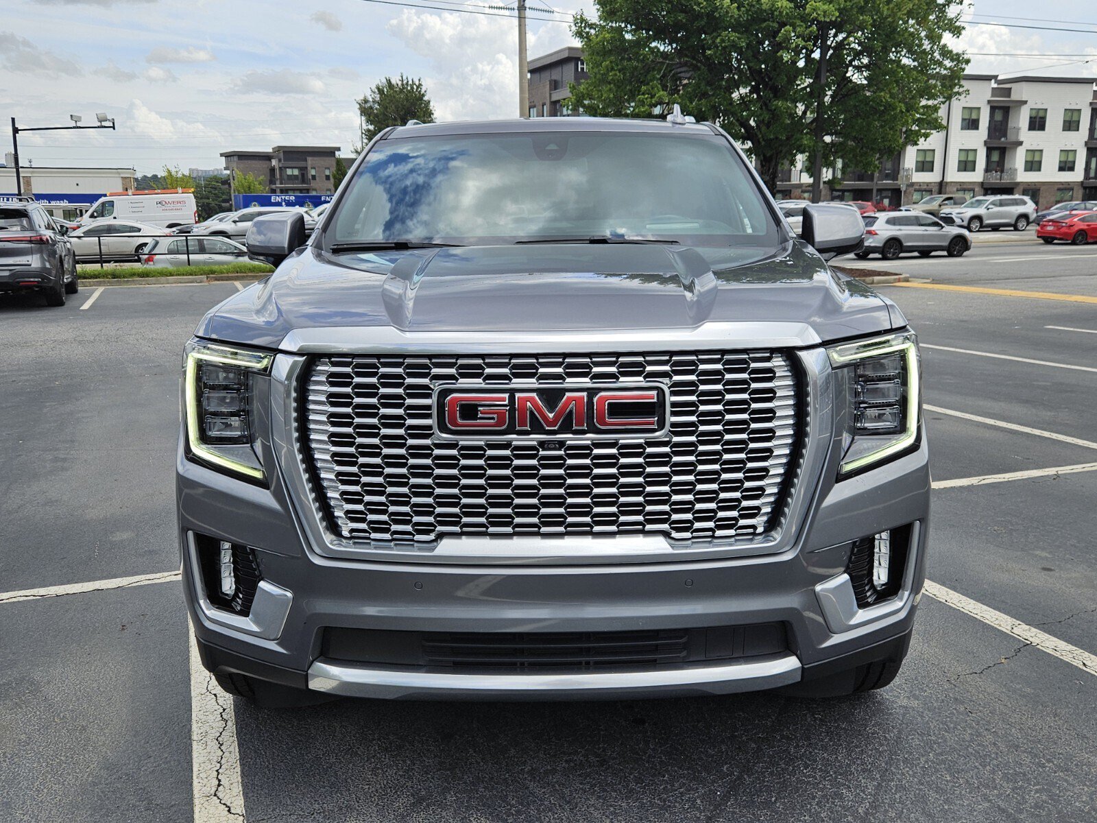 Used 2022 GMC Yukon XL Denali AWD/4WD image 2