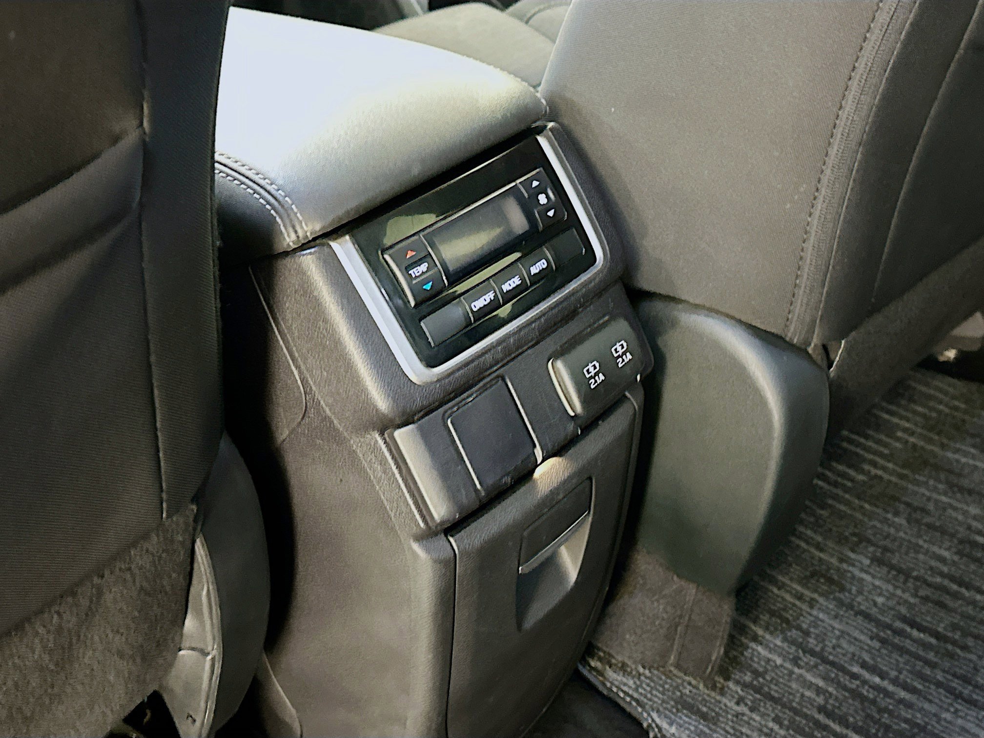 Used 2021 Subaru Ascent Premium w/ Convenience Package image 27