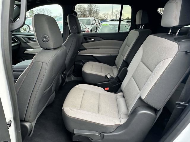 Used 2025 Chevrolet Traverse LT image 17