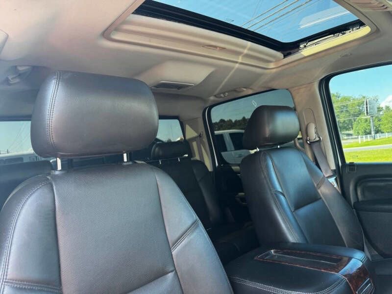 Used 2013 GMC Sierra 3500 Denali image 8