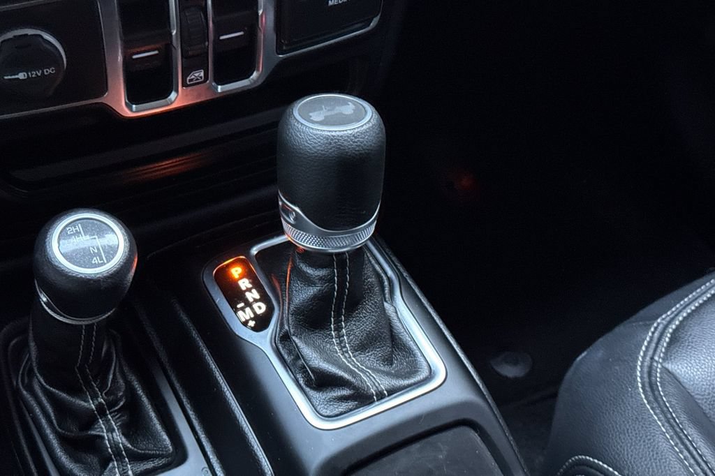 Used 2021 Jeep Wrangler Unlimited Sahara w/ Uconnect 4C Nav & Sound Group AWD/4WD image 23