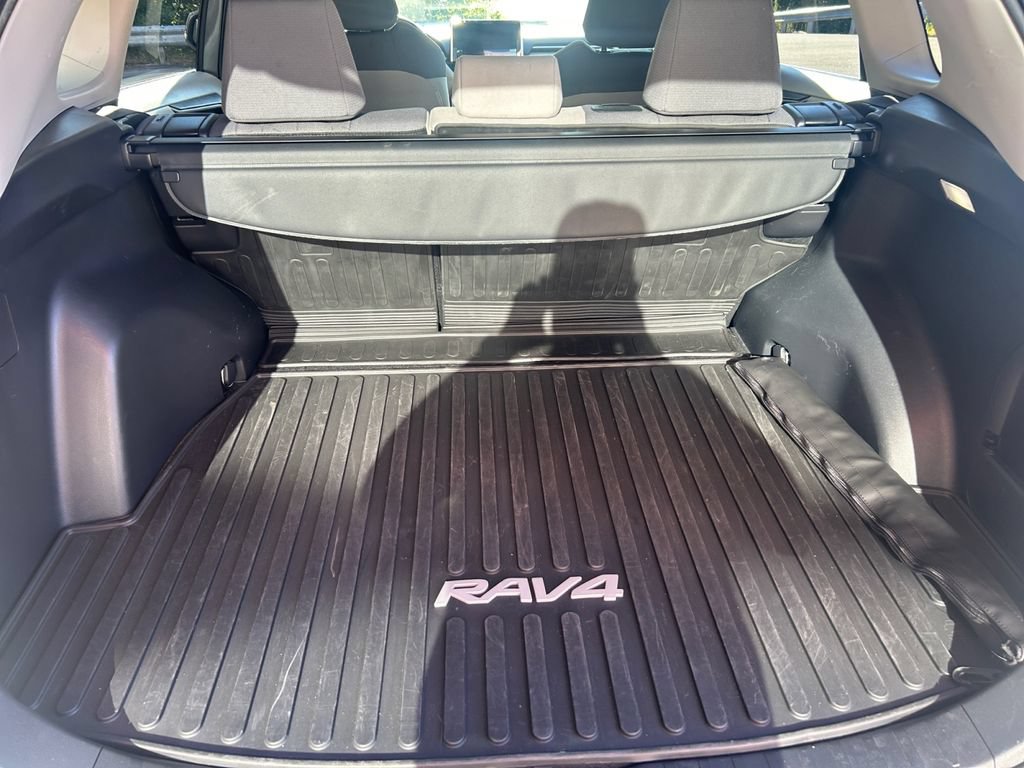 Used 2025 Toyota RAV4 XLE w/ Weather Package AWD/4WD image 18