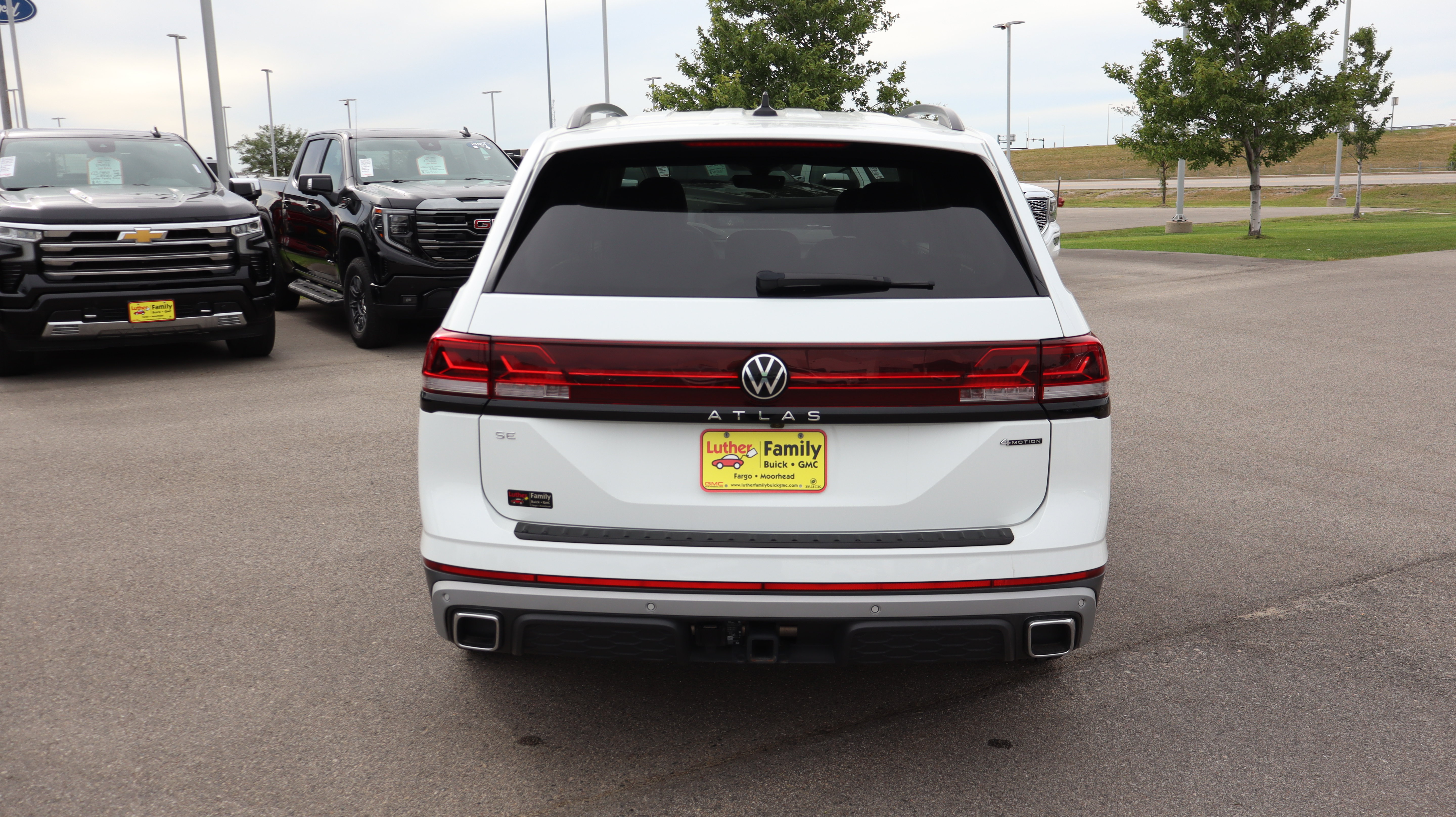 Used 2025 Volkswagen Atlas Peak Edition SE AWD/4WD image 6