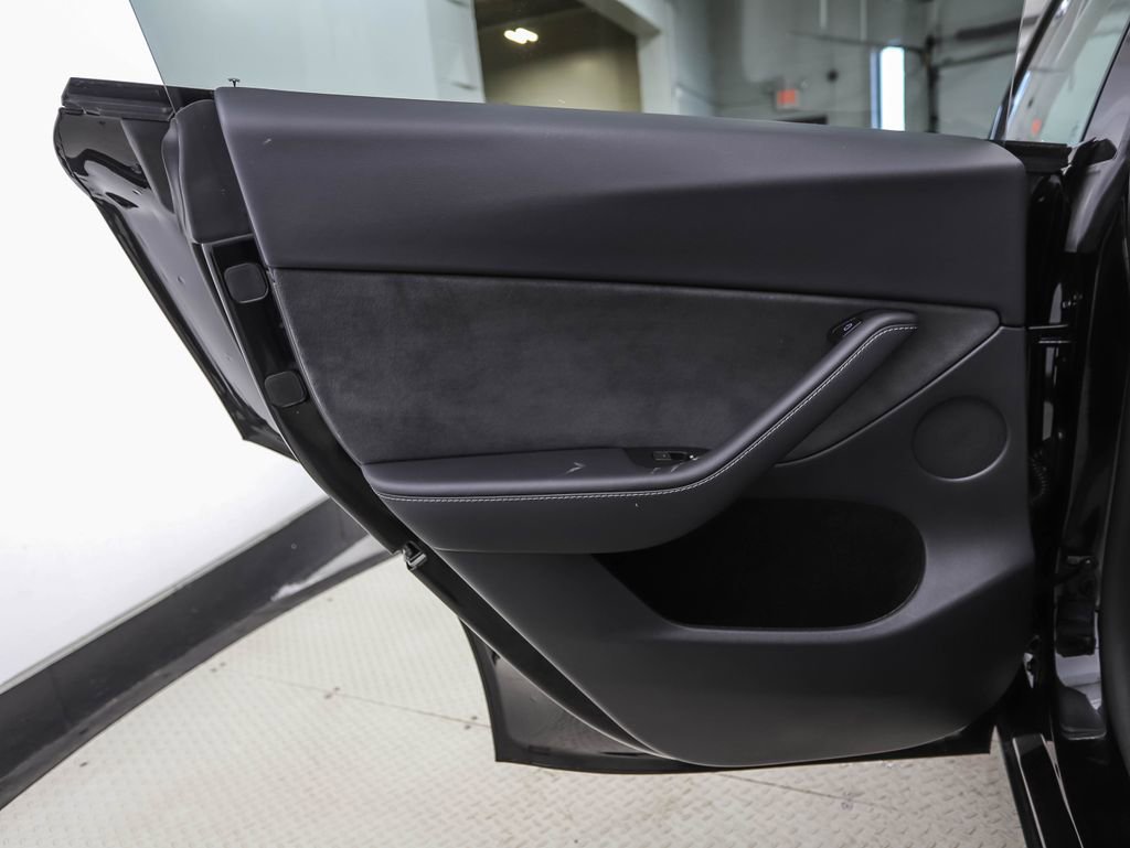 Used 2024 Tesla Model Y Long Range image 17