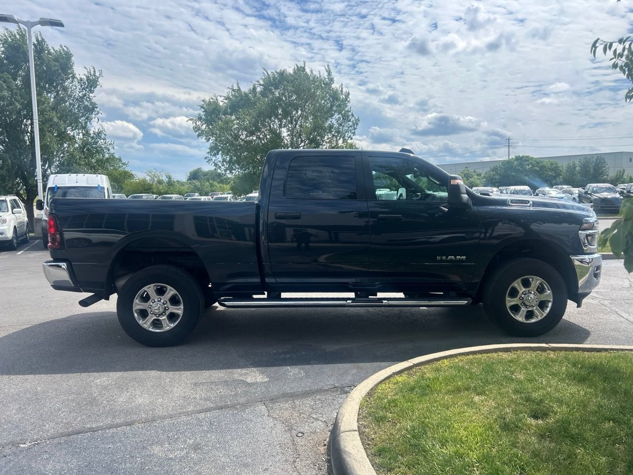 Used 2026 RAM 2500 Big Horn AWD/4WD image 2