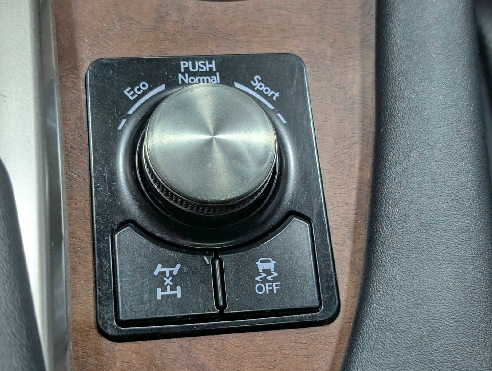 Used 2022 Lexus RX 350L Premium w/ Premium Package image 27